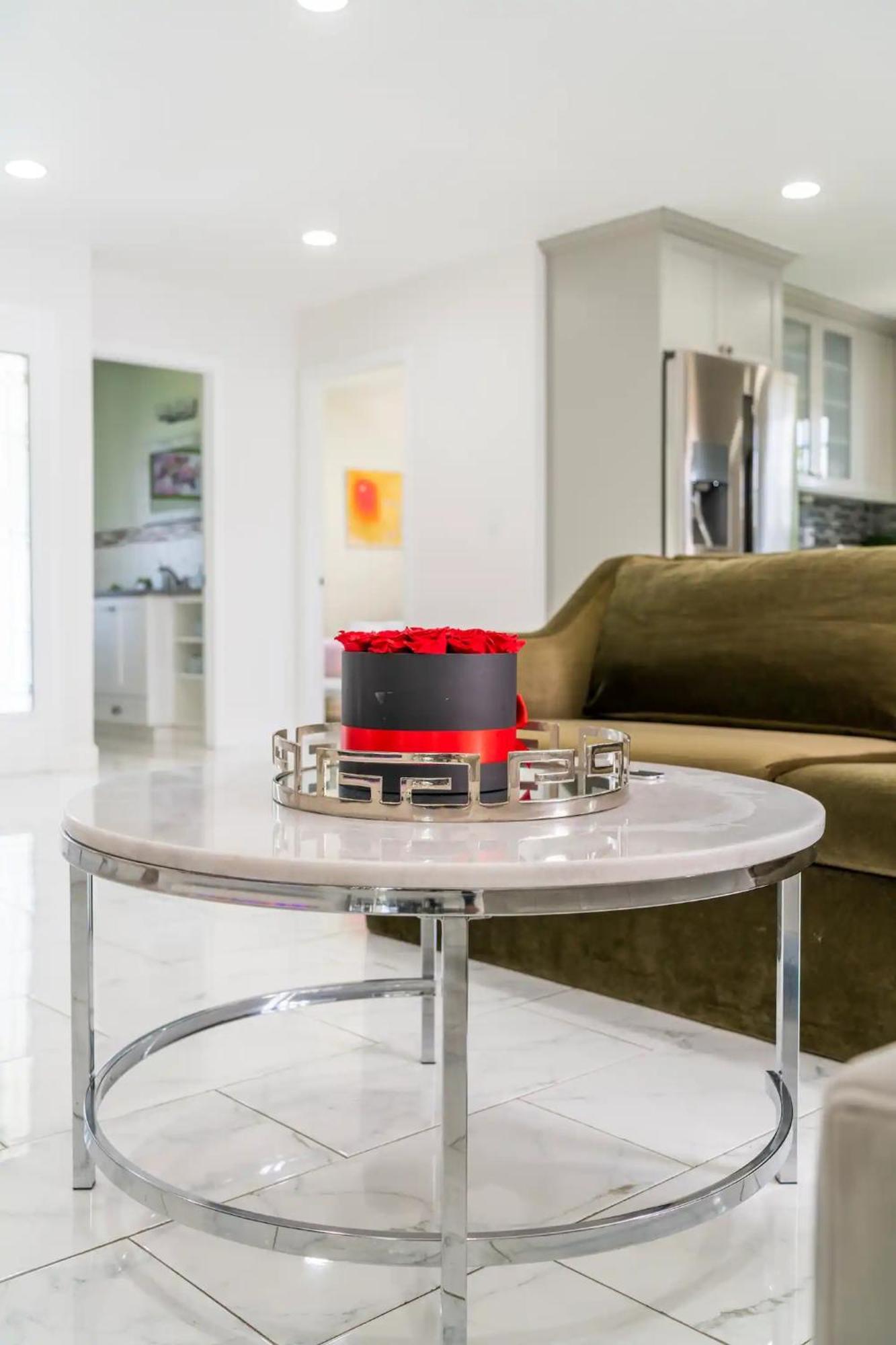 לוס אנג'לס New Luxury Entertaining House With Pool Spa Sauna Tesla Charger Pets מראה חיצוני תמונה
